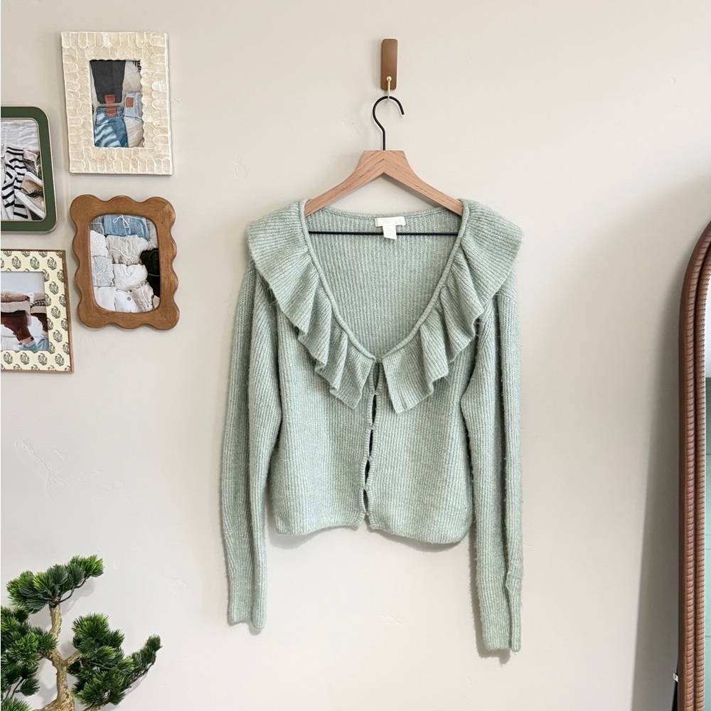 H&M Flounce Peter Pan Collared Cardigan in Sage Green - Picture 6 of 7